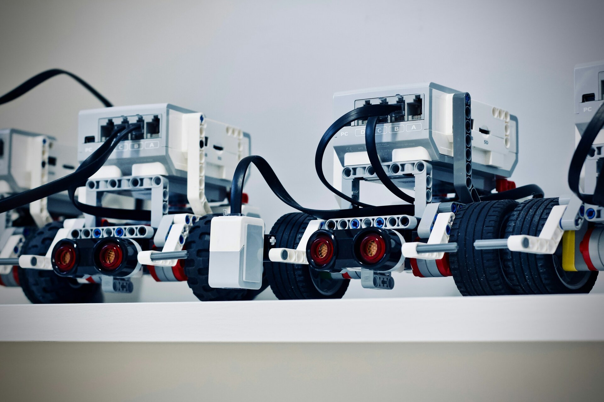 Verschiedene kleine Roboter